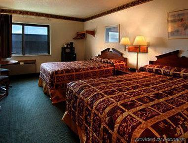 Super 8 By Wyndham Hotel 2*